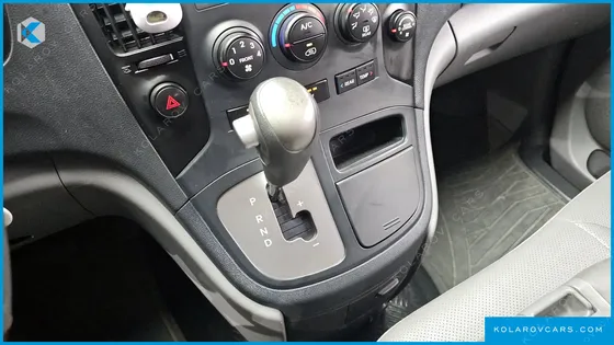 HYUNDAI STAREX 12-SEATER WAGON