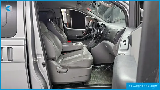 HYUNDAI STAREX 12-SEATER WAGON