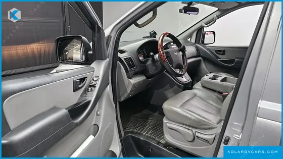 HYUNDAI STAREX 12-SEATER WAGON