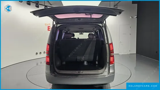 HYUNDAI STAREX 12-SEATER WAGON