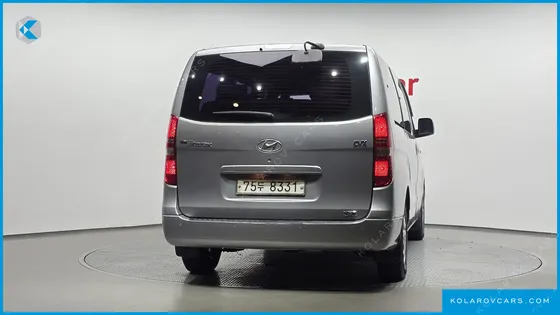 HYUNDAI STAREX 12-SEATER WAGON