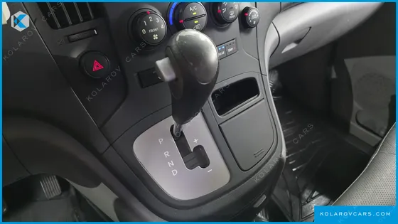 HYUNDAI STAREX 12-SEATER WAGON