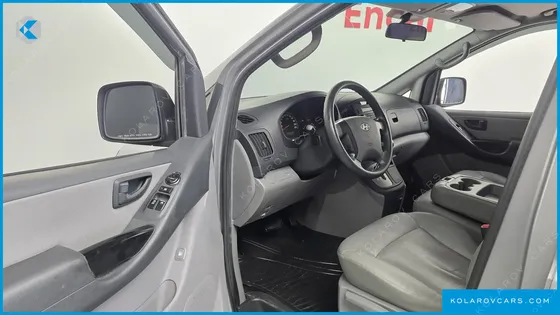HYUNDAI STAREX 12-SEATER WAGON