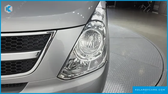 HYUNDAI STAREX 12-SEATER WAGON