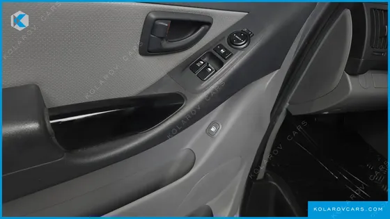 HYUNDAI STAREX 12-SEATER WAGON
