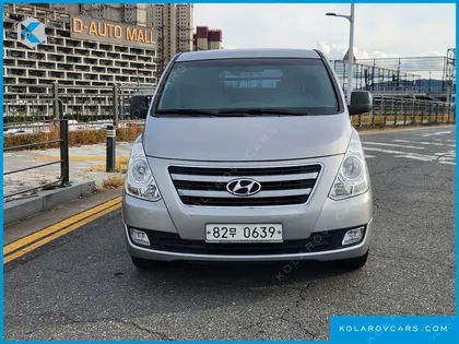 HYUNDAI STAREX 5-SEATER VAN