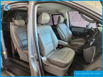 HYUNDAI STAREX 5-SEATER VAN