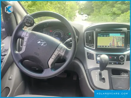 HYUNDAI STAREX 5-SEATER VAN