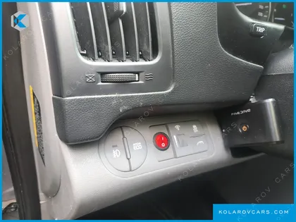 HYUNDAI STAREX 5-SEATER VAN