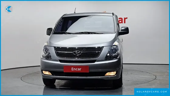 HYUNDAI STAREX 5-SEATER VAN