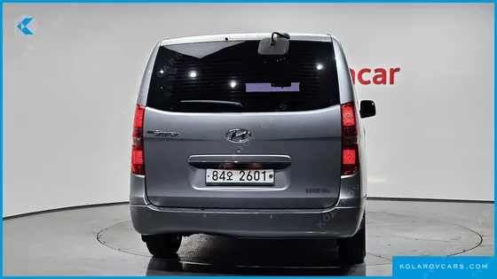 HYUNDAI STAREX 5-SEATER VAN