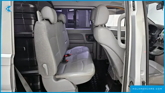 HYUNDAI STAREX 5-SEATER VAN