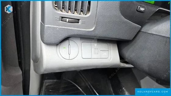 HYUNDAI STAREX 5-SEATER VAN