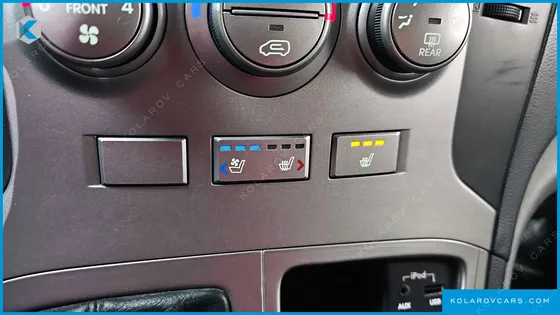 HYUNDAI STAREX 5-SEATER VAN