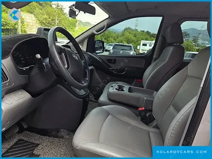 HYUNDAI STAREX 12-SEATER WAGON