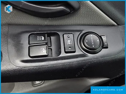 HYUNDAI STAREX 12-SEATER WAGON