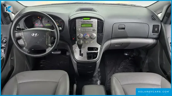 HYUNDAI STAREX 5-SEATER VAN
