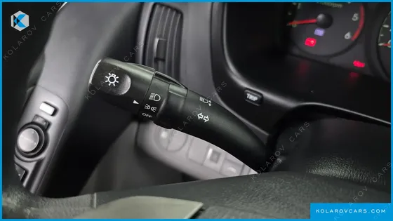 HYUNDAI STAREX 5-SEATER VAN