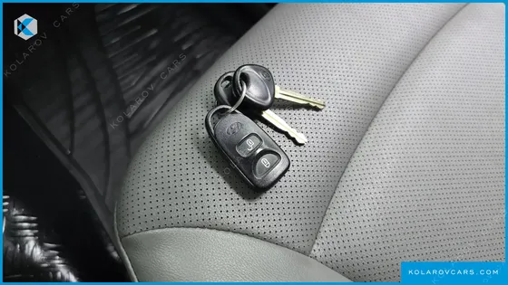HYUNDAI STAREX 5-SEATER VAN