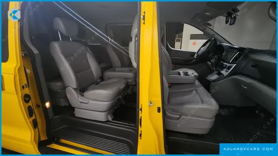 HYUNDAI STAREX 12-SEATER WAGON