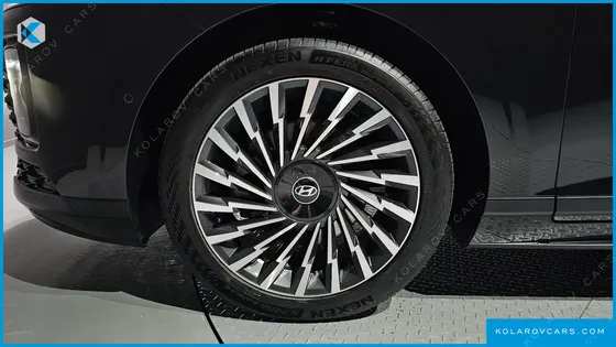 HYUNDAI GRANDEUR 2,5 GASOLINE 2WD
