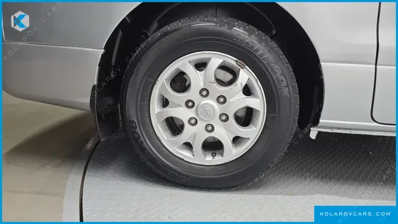 HYUNDAI STAREX 12-SEATER WAGON