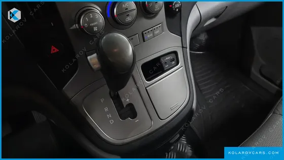 HYUNDAI STAREX 12-SEATER WAGON