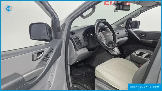 HYUNDAI STAREX 12-SEATER WAGON