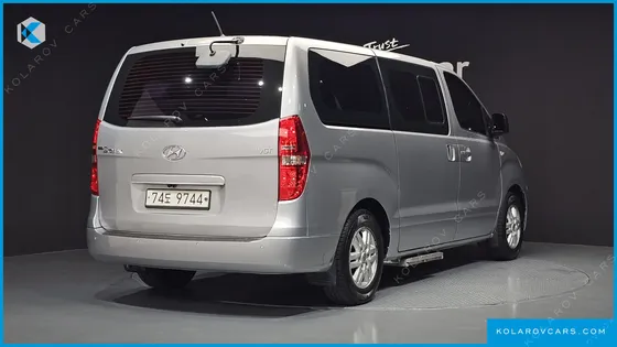 HYUNDAI STAREX 12-SEATER WAGON