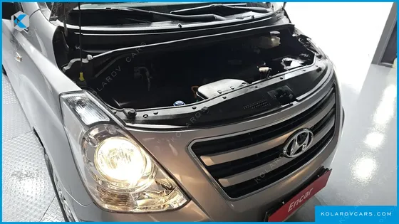 HYUNDAI STAREX 12-SEATER WAGON