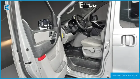 HYUNDAI STAREX 12-SEATER WAGON
