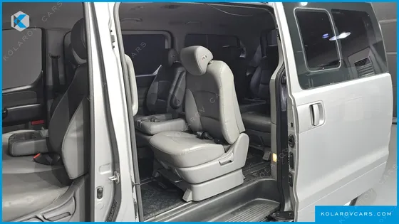 HYUNDAI STAREX 12-SEATER WAGON