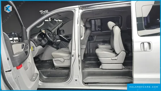 HYUNDAI STAREX 12-SEATER WAGON