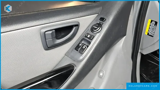 HYUNDAI STAREX 12-SEATER WAGON