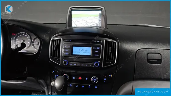 HYUNDAI STAREX 12-SEATER WAGON