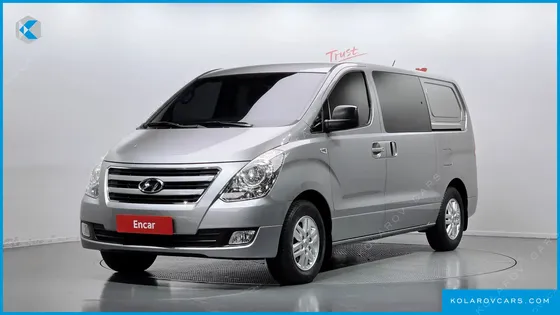 HYUNDAI STAREX 5-SEATER VAN