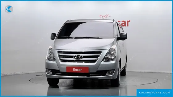 HYUNDAI STAREX 5-SEATER VAN