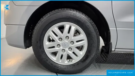 HYUNDAI STAREX 5-SEATER VAN