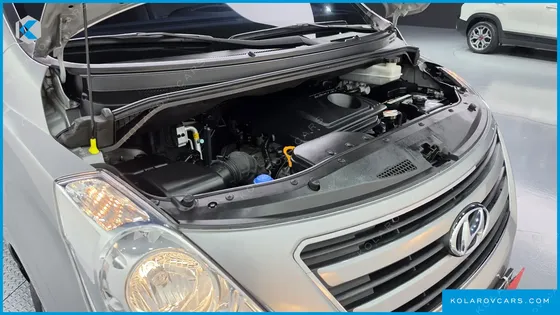 HYUNDAI STAREX 5-SEATER VAN