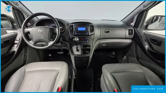 HYUNDAI STAREX 5-SEATER VAN