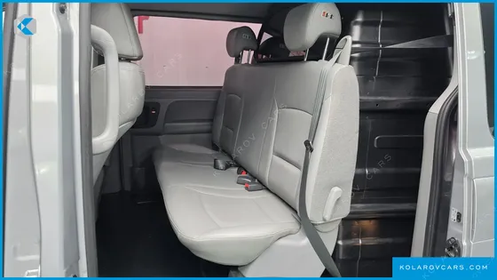 HYUNDAI STAREX 5-SEATER VAN
