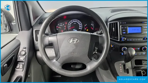 HYUNDAI STAREX 5-SEATER VAN