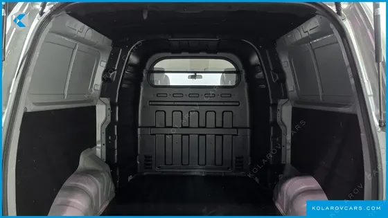 HYUNDAI STAREX 5-SEATER VAN