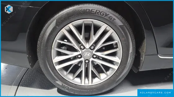 HYUNDAI GRANDEUR 2.4 MODERN BASIC (RENTAL CAR)