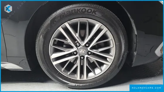 HYUNDAI GRANDEUR 2.4 MODERN BASIC (RENTAL CAR)