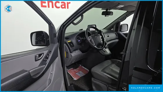 HYUNDAI STAREX 5-SEATER VAN