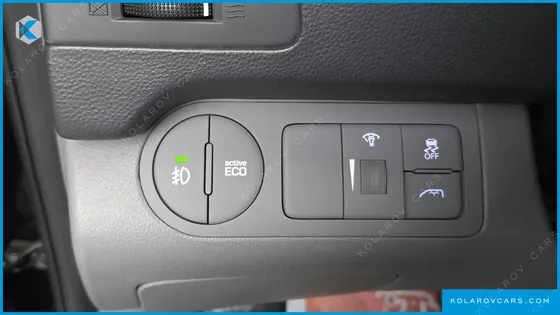 HYUNDAI STAREX 5-SEATER VAN