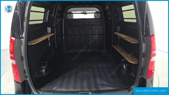 HYUNDAI STAREX 5-SEATER VAN