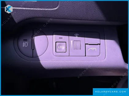 HYUNDAI STAREX 12-SEATER LPI WAGON