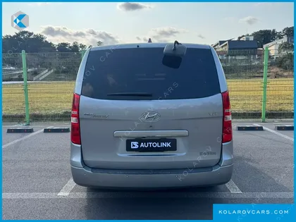 HYUNDAI STAREX 5-SEATER VAN
